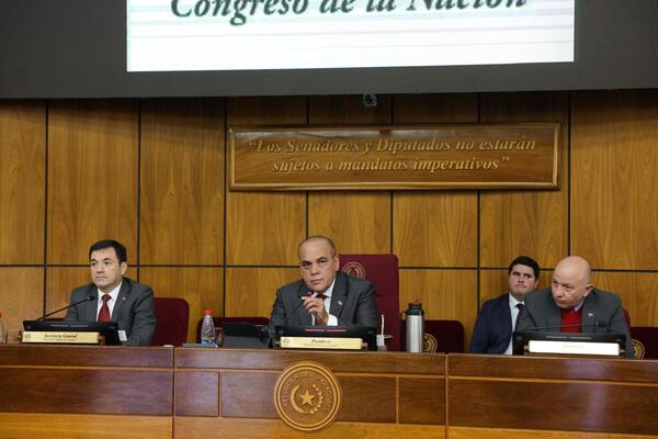 Basilio Núñez asume la presidencia del Congreso - Unicanal