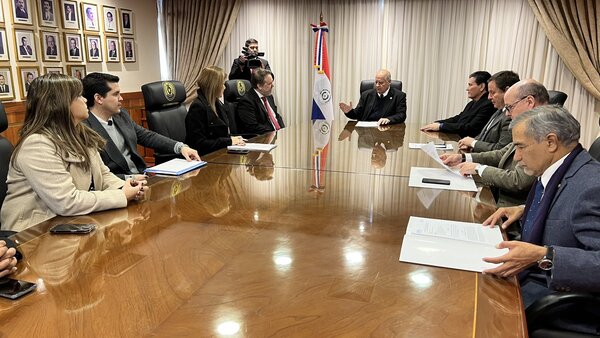 Presentan Sistema de Asistencia Técnica ante ministros de la Corte
