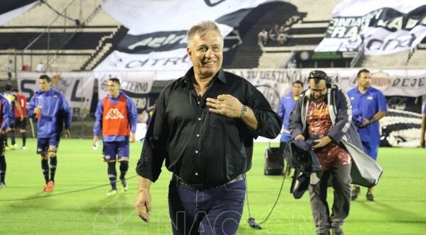 Versus / Olimpia recuerda con emoción el cumpleaños de la leyenda, Éver Hugo Almeida