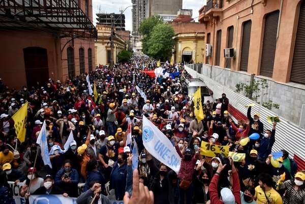 FMI sugiere mejorar el gasto público e insiste en la reforma de la Caja Fiscal - Economía - ABC Color