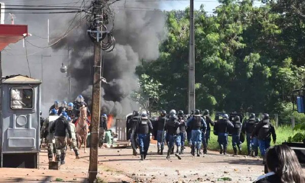Continúa ambiente tenso en intento de desalojo en asentamiento de Ciudad del Este – Prensa 5