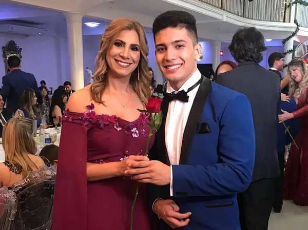 Imputan a diputada Roya Torres y su hijo por cobro indebido de honorarios por caso de nepotismo en el Congreso