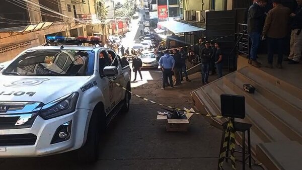 Asaltantes vestidos de policías roban más de G. 200 millones en CDE