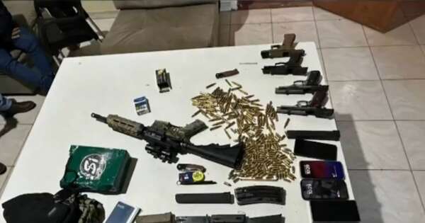 La Nación / Detienen a tres personas que trasladaban un arsenal de armas en Salto del Guairá