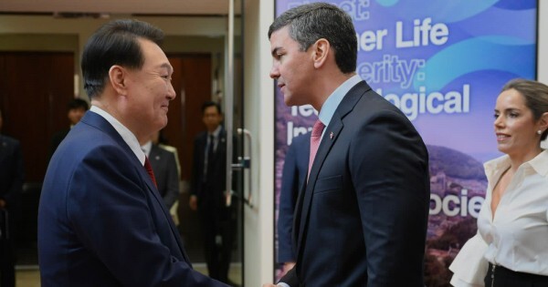 Corea frena el tren de cercanías porque Santi no le dio su voto para la Expo 2030