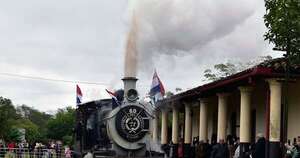 Diario HOY | La histórica locomotora “El Inglés” cobró vida y revive la historia en Ypacaraí