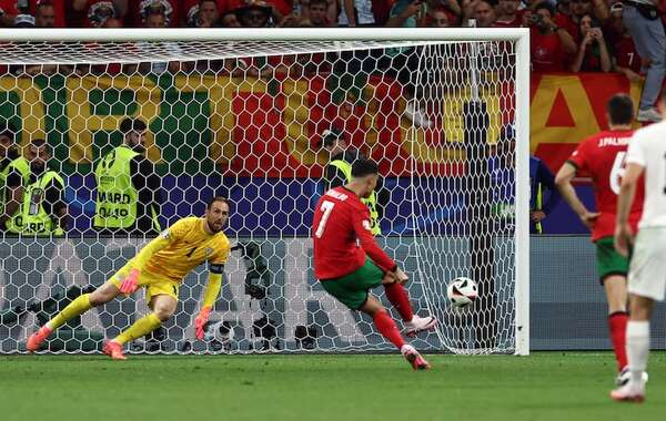 Eurocopa 2024: Portugal, con un penal errado de Cristiano Ronaldo, avanzó a los cuartos de final - Fútbol Internacional - ABC Color