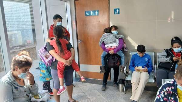 Virus respiratorio congestionan hospitales, pero vacunación pediátrica apenas ronda los 400 mil niños - Nacionales - ABC Color