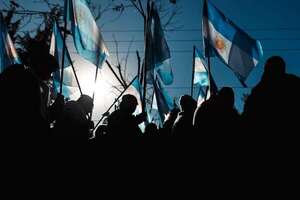 La crisis en Argentina obliga a las industrias a parar la producción y suspender personal - Mundo - ABC Color