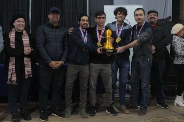 Politécnica UNA gana torneo de ajedrez universitario por equipos - Polideportivo - ABC Color