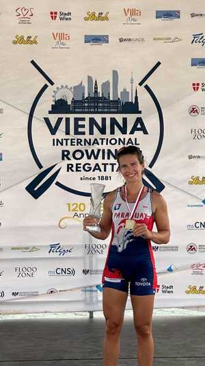 Alejandra Alonso Rompe Récord Nacional en Remo y Gana Oro en Austria