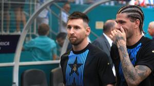 Messi entrena con el grupo antes de partir a Houston