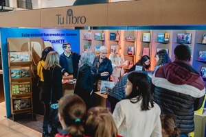 Estand de papel en la FIL Asunción rinde homenaje al libro impreso - San Lorenzo Hoy