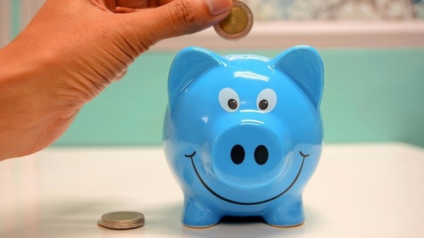 A pesar del aumento: Un sueldo mínimo no mantiene a una familia, según analista financiero - Noticias Paraguay