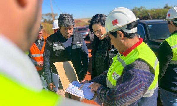 Ministra de Obras Públicas verifica avance de asfaltado entre Cruce Itakyry y Puerto Indio – Diario TNPRESS