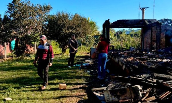 Asisten a familias víctimas de incendio