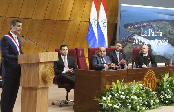 Autoridades judiciales en presentación de Informe de Gestión del Pdte. de la República