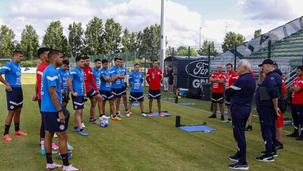 La Sub 23 llegó y ya se moviliza en París