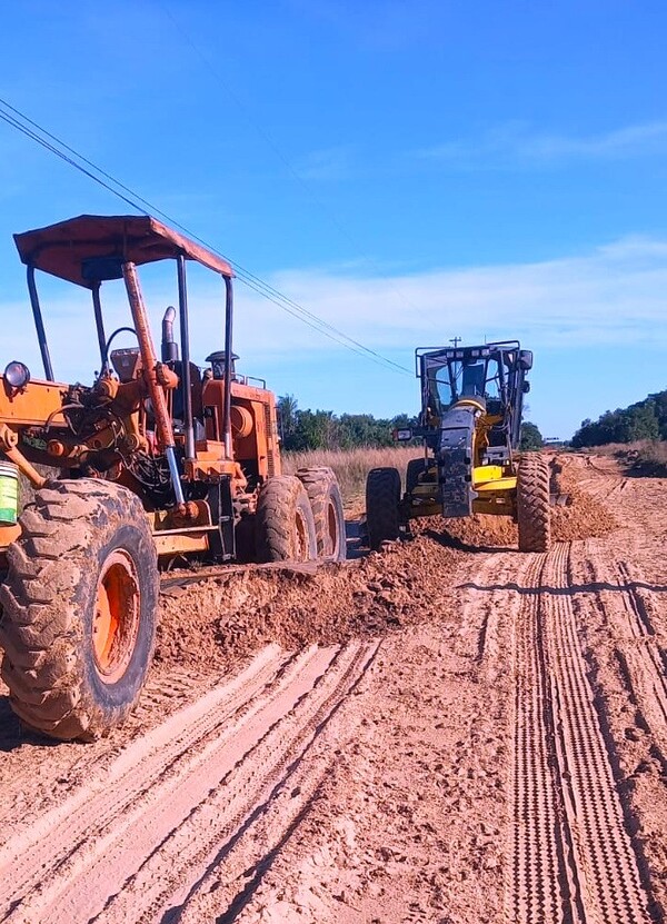 MOPC lleva adelante obras de recuperación y mantenimiento vial en Ñeembucú • PARAGUAY TV HD