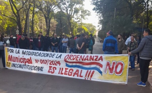 "Plataformeros" protestan contra proyecto de ordenanza en CDE