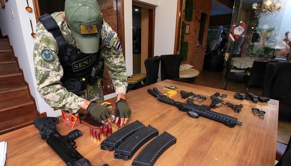 Entregan a la Policía armas incautadas en Operativo Dakovo