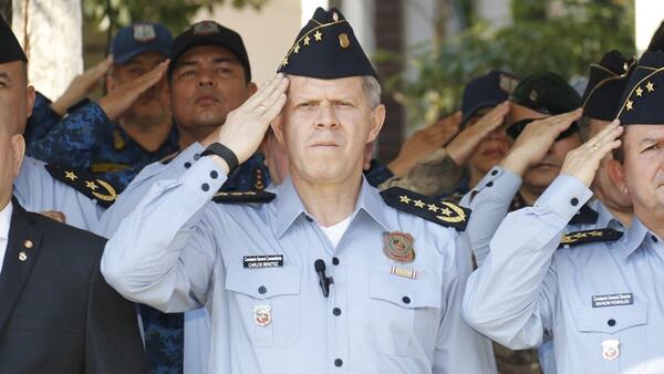 Comandante avizora “un futuro auspicioso” para la Policía pese a cuestionamientos