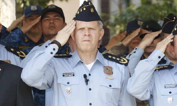 Comandante observa “un futuro auspicioso” para la Policía pese a cuestionamientos – Prensa 5