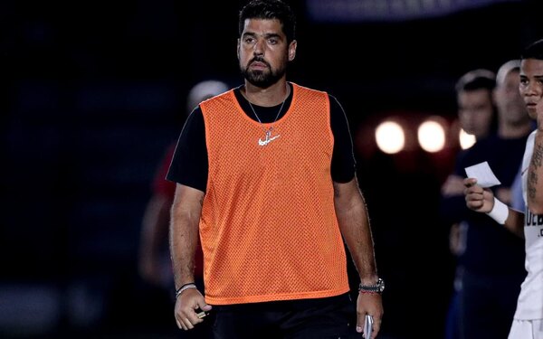 Versus / El Corinthians de Ángel Romero queda sin entrenador