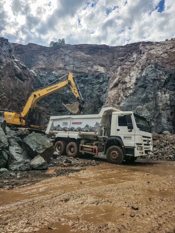 Volquete STAAL en Hardox 450/500 TUF y Strenx 700 La nueva revolución para canteras de nuestro país - Amigo Camionero