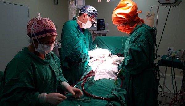 Exitosa extirpación de tumor ovárico gigante en Santa Rosa