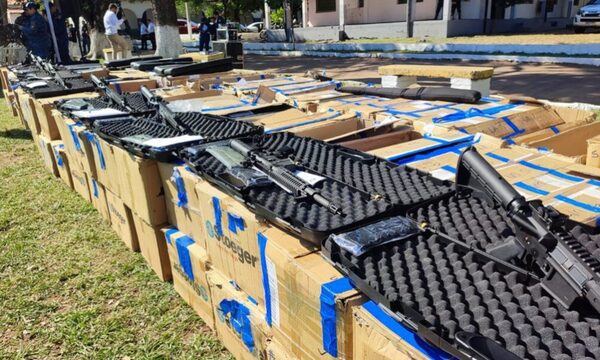 Policía recibe armas incautadas en Operativo Dakovo para equipar a fuerzas de seguridad