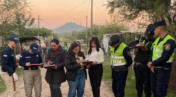 Fiscal allanó varias vivienda en búsqueda del bebé dado en adopción ilegal - Noticiero Paraguay
