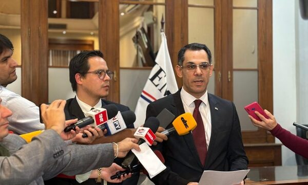 Denuncian a jueza que otorgó medida cautelar para habilitar carrera de Medicina