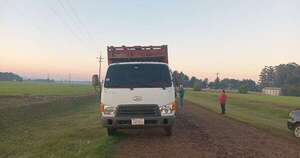 La Nación / Piratas del asfalto asaltaron a camioneros que iban a comprar ganado en Pirapó