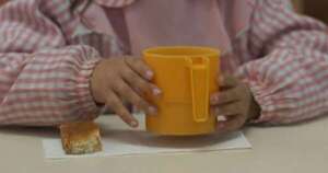 Diario HOY | Denuncian a directora por forzar a tomar leche a un niño intolerante a la lactosa en Fernando