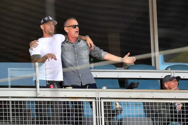 El hijo de Tom Hanks habló de su experiencia con la cocaína: “Incluso los drogadictos me decían que parara”