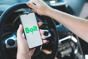 Senado analiza hoy pensión universal y ley de identidad de Bolt - Política - ABC Color