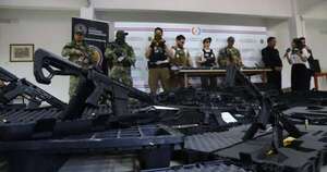 La Nación / Policía recibió 2.000 armas confiscadas en el operativo Dakovo