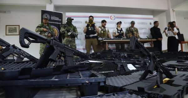 La Nación / Policía recibió 2.000 armas confiscadas en el operativo Dakovo