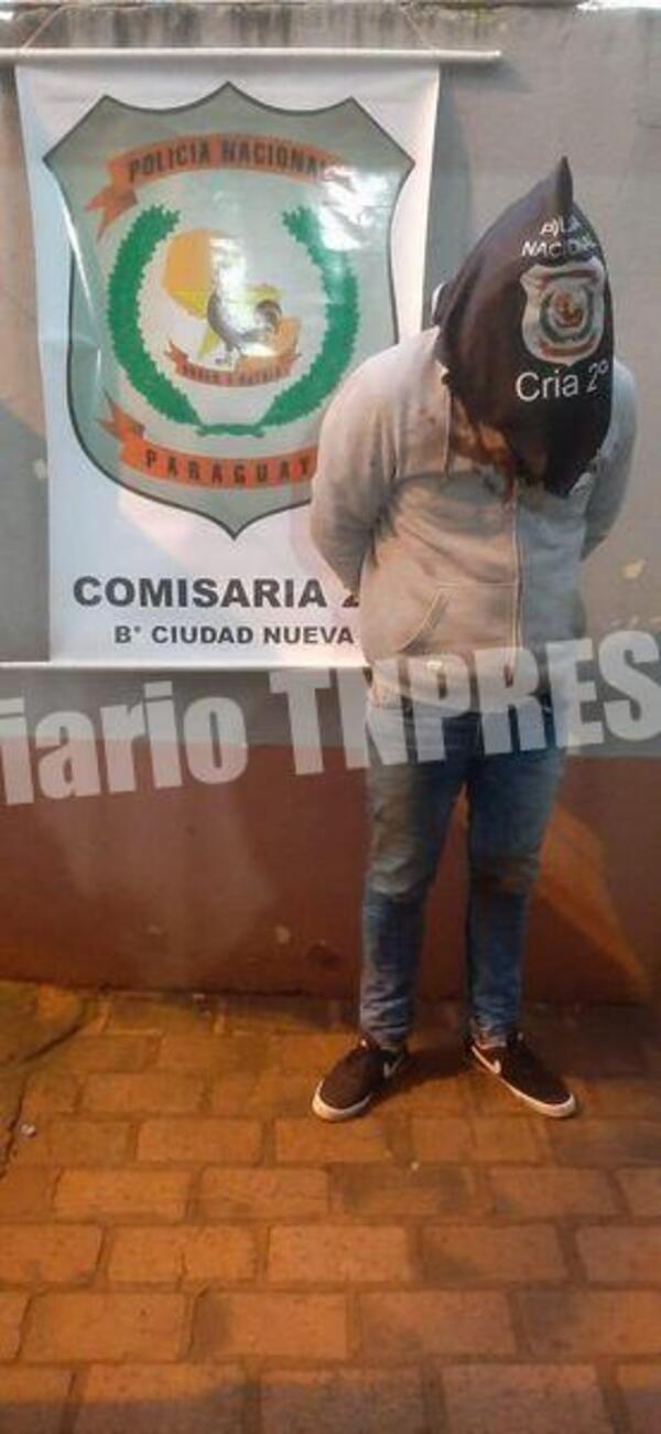 Pasajeros de un transporte público y guardia lograron reducir a golpes a un asaltante – Diario TNPRESS