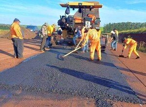 Inician obras de carpeta asfáltica en el tramo rural del Corredor Metropolitano del Este | DIARIO PRIMERA PLANA