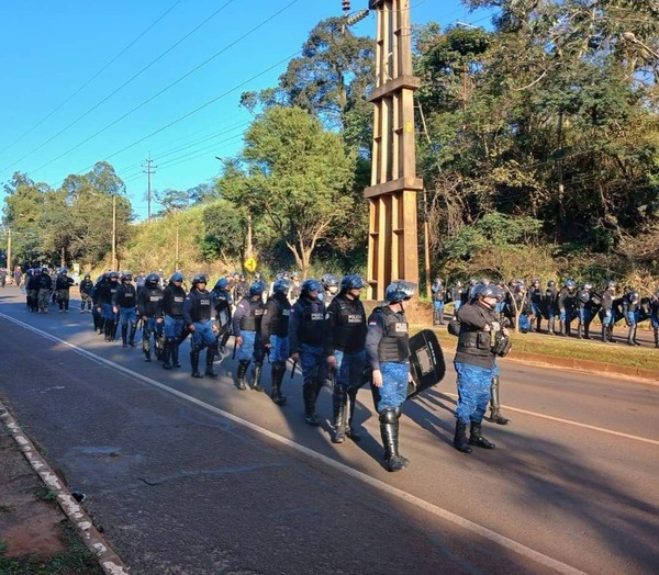 Continúa la tensión por desalojo en Ciudad del Este: hay varios detenidos - ADN Digital