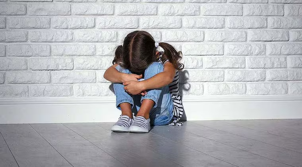 Guardia es pillado cuando intentaba abusar de una niña de 5 años - Noticiero Paraguay
