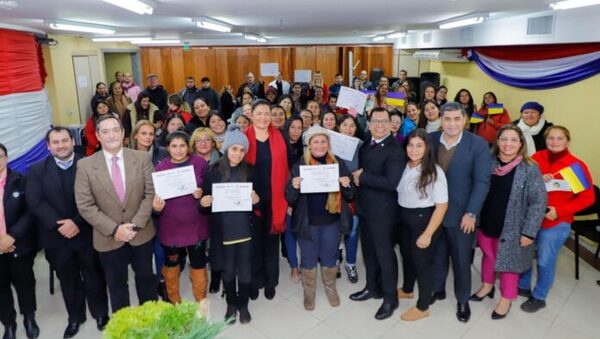 Entregan primer desembolso del programa Tenonderã a familias de San Pedro