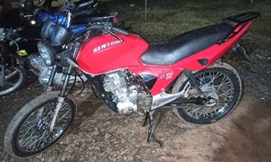 Recuperan motocicleta hurtada en Coronel Oviedo – Prensa 5
