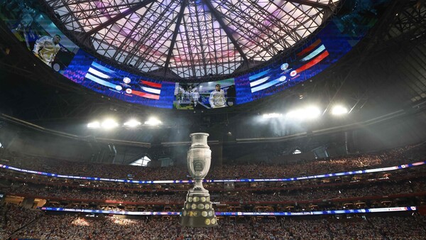 De la 'Copa bendecida' a los errores del VAR, las 5 polémicas de la fase de grupos