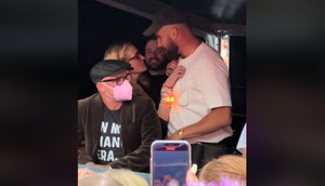 (VIDEO)Atacan a Julia Roberts por sobrepasarse con novio de Taylor Swift 