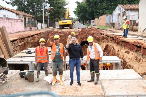 Dinero de desagüe se utilizó para alquilar camiones y pagar deudas, señala la CGR