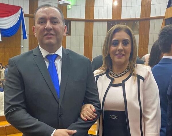 Senador Líder Amarilla no traficó influencias y su hermana no cobró indebidamente, afirma Fiscalía