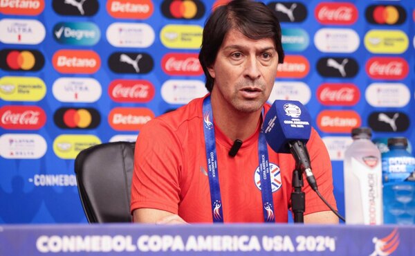 Versus / Garnero se reunirá con Harrison para definir su futuro en la Albirroja